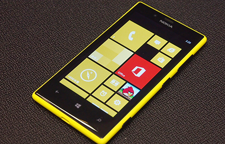 型薄機身 x 大光圈！Nokia Lumia 720 實機試