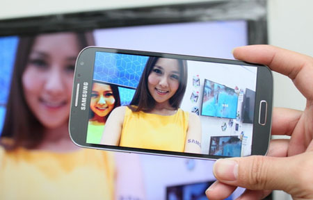 Samsung Galaxy S4 無線充電組 + 無線分享器試用