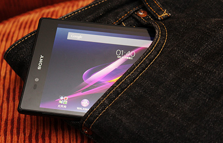 網友問版主試! Sony Xperia Z Ultra 六點四芒 插落袋
