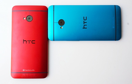 HTC One 極光藍 / 魅麗紅 真機圖片集