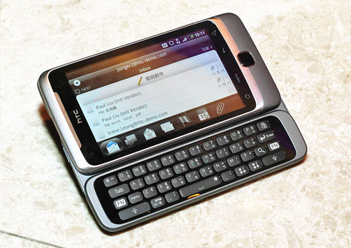 HTC 首部 QWERTY Android ! Desire Z 登場
