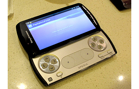 獨家！SE Xperia Play PSP 試介面、玩遊戲