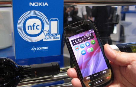 嘟嘟玩! Nokia NFC 示範 打卡兼玩憤怒島特別版