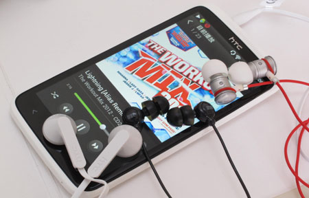 HTC One 音效補強! Meizu EP-40 耳機比拼