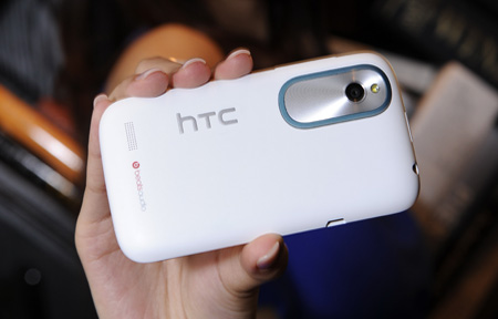 賣二千六，有 One 級影音 HTC Desire X 效能即睇