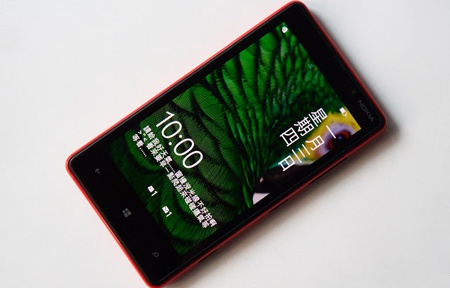 WP8 功能到位　多彩 Nokia  Lumia 820 評測