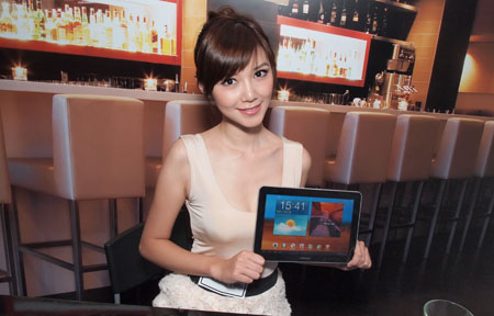 打 iPad2! 三星 Galaxy Tab 10.1   入手價 ＄3888 