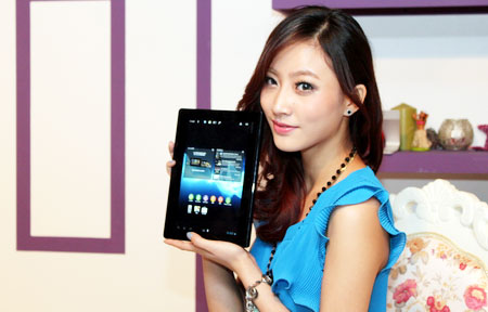Sony Xperia Tablet S 實機試玩、配件一覽